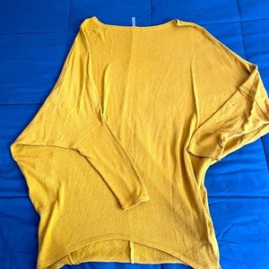 Jolie Brand Quarter Length Wing Sleeved Top - Size Large